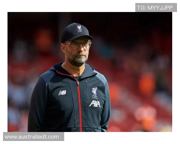 英超球队利物浦主教练克洛普重返慈善传统，为当地社区提供援助